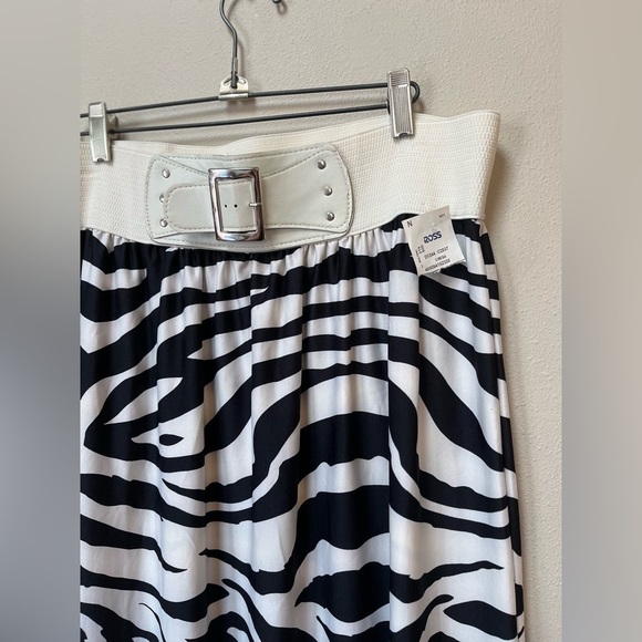 Zebra Stripe Colorful Stretch Midi Skirt Plus 2X NWT Magic - Picture 5 of 8